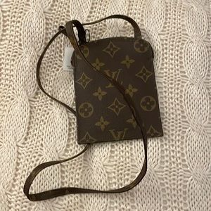 Louis Vuitton Monogram Pochette Secret Passport Holder